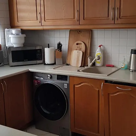 I Apartment *